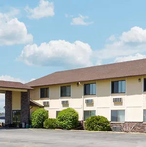 Hotel Super 8 By Wyndham Perry Ia Exterior photo