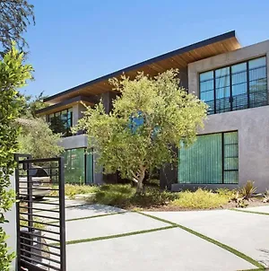 Sleek Estate In Beverly Hills Flats Los Angeles Exterior photo