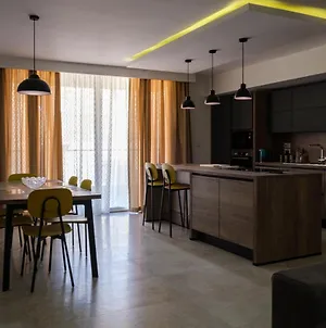 Modern 3 Bedroom Apartment In Luqa Exterior photo