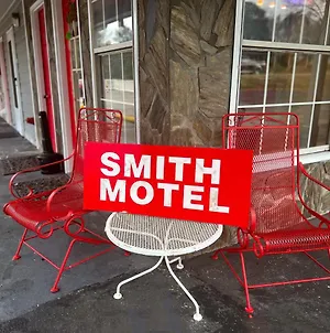 Smith Motel Calhoun Exterior photo