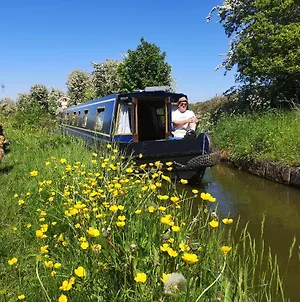Narrowboat Canal Holiday From19Th August Aldermaston Exterior photo