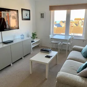 New Superb One Bedroom Getaway In Dysart Kirkcaldy Exterior photo