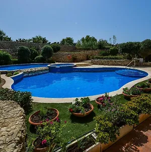 Gozo Spacious Apartment With Large Communal Pool Qala Exterior photo
