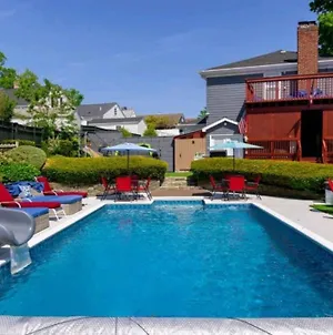 Willa Huge Pool Hot Tub 3 Min Downtown Providence Exterior photo