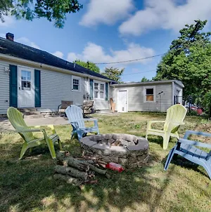 Family-Friendly Fortville Rental Home With Fire Pit! Exterior photo