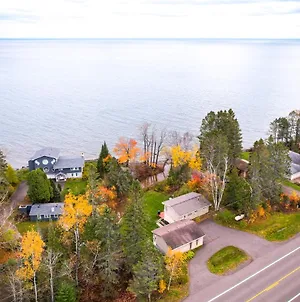 Lake Superior Getaway - Walk To Water! Duluth Exterior photo