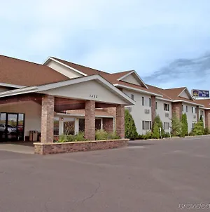 Boarders Inn & Suites By Cobblestone Hotels - Supe Superior Exterior photo