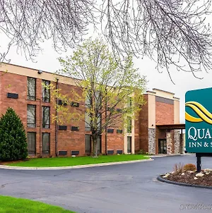 Quality Inn And Suites - Arden Hills Exterior photo