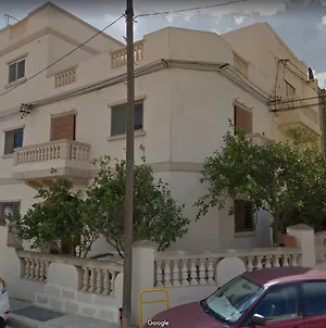 Corner Townhouse 1Km From University Msida Exterior photo