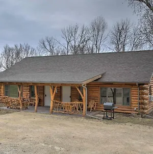 Cabin Near River - Treehouse Masters Stayed Here! Ferryville Exterior photo